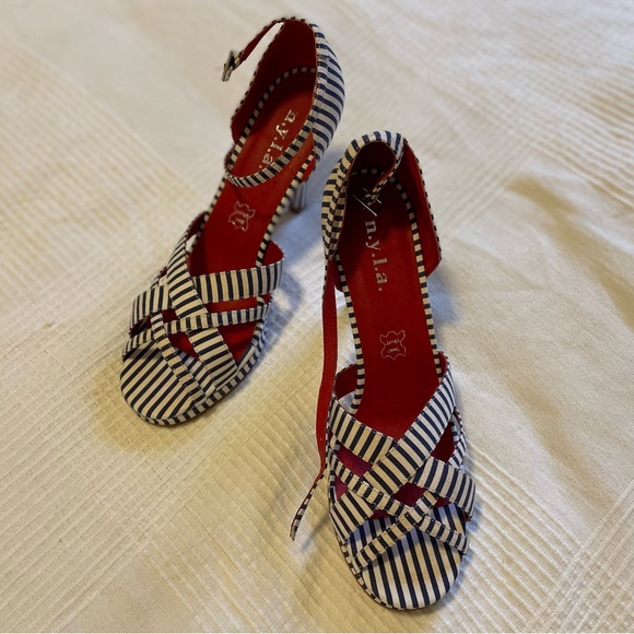 N.Y.L.A. Blue-Striped Heels - NWOT - Picture 2 of 9